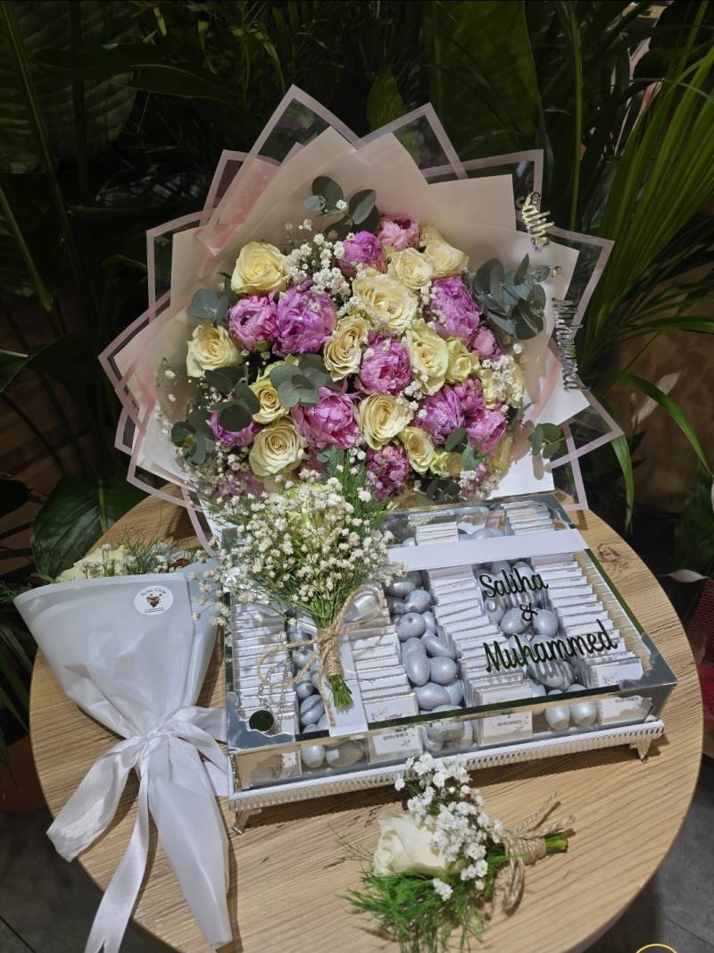 CANLI ŞAKAYIK BEYAZ GÜL PAKETİ