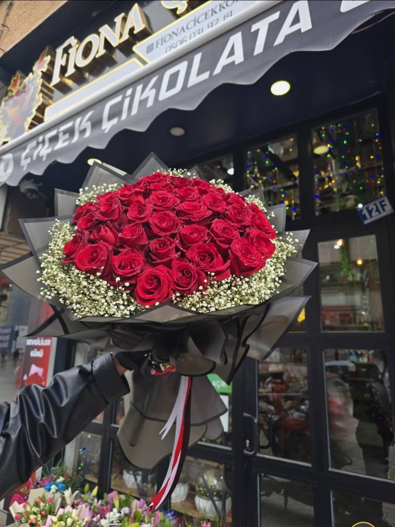 41 AD. XXL KIRMIZI GÜL BUKETİ 2