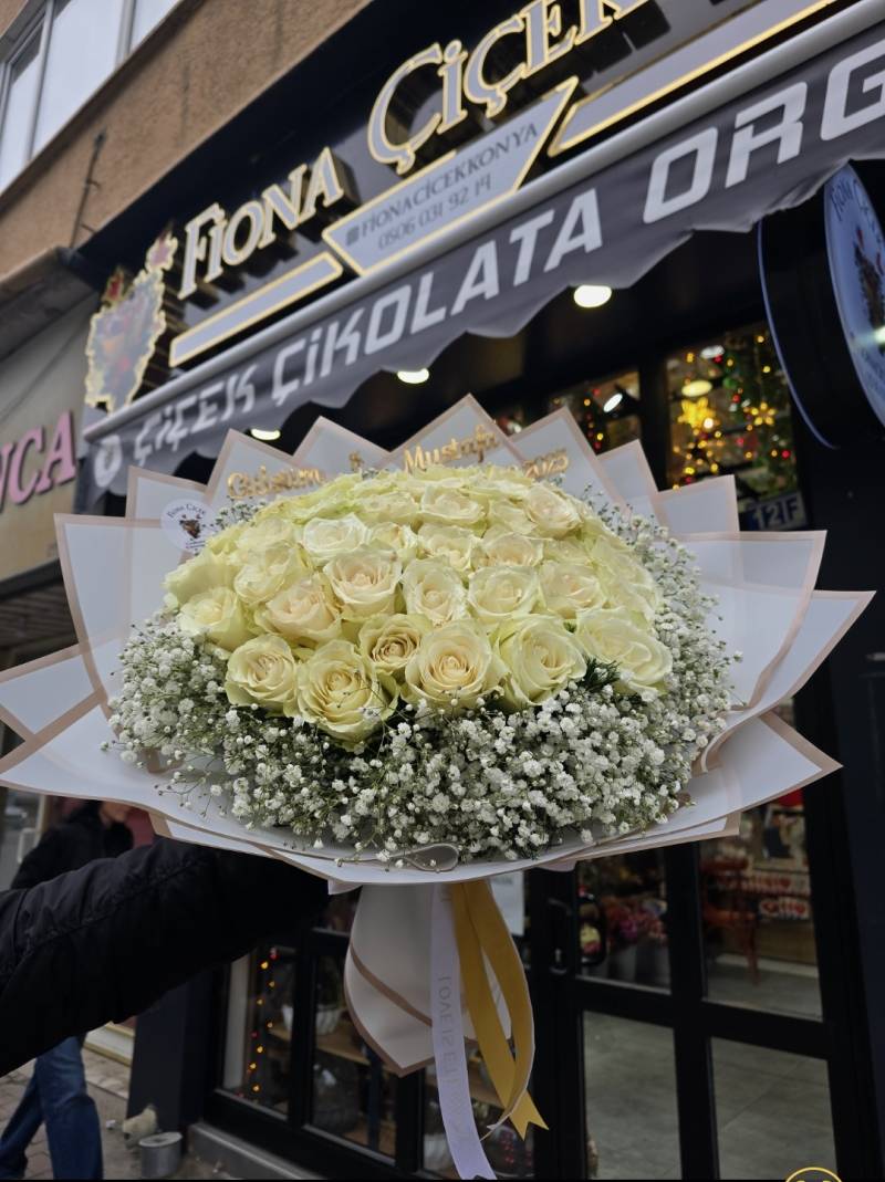 41 AD. BÜYÜK BEYAZ GÜL BUKETİ