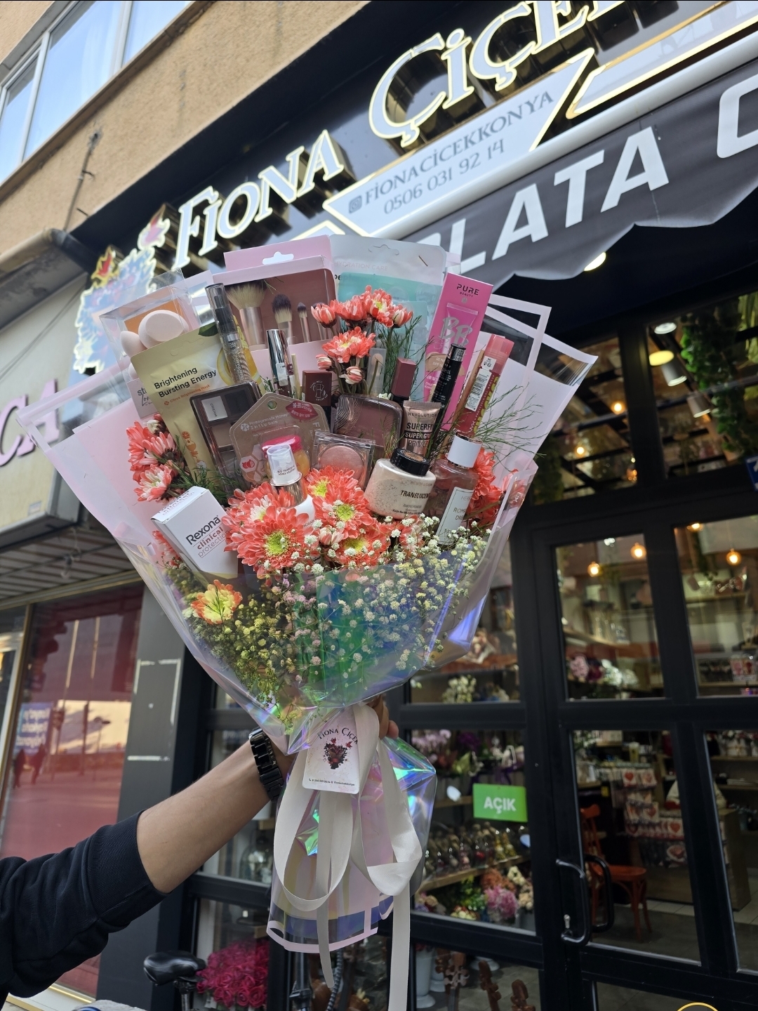 KADIN MAKYAJ BUKETİ