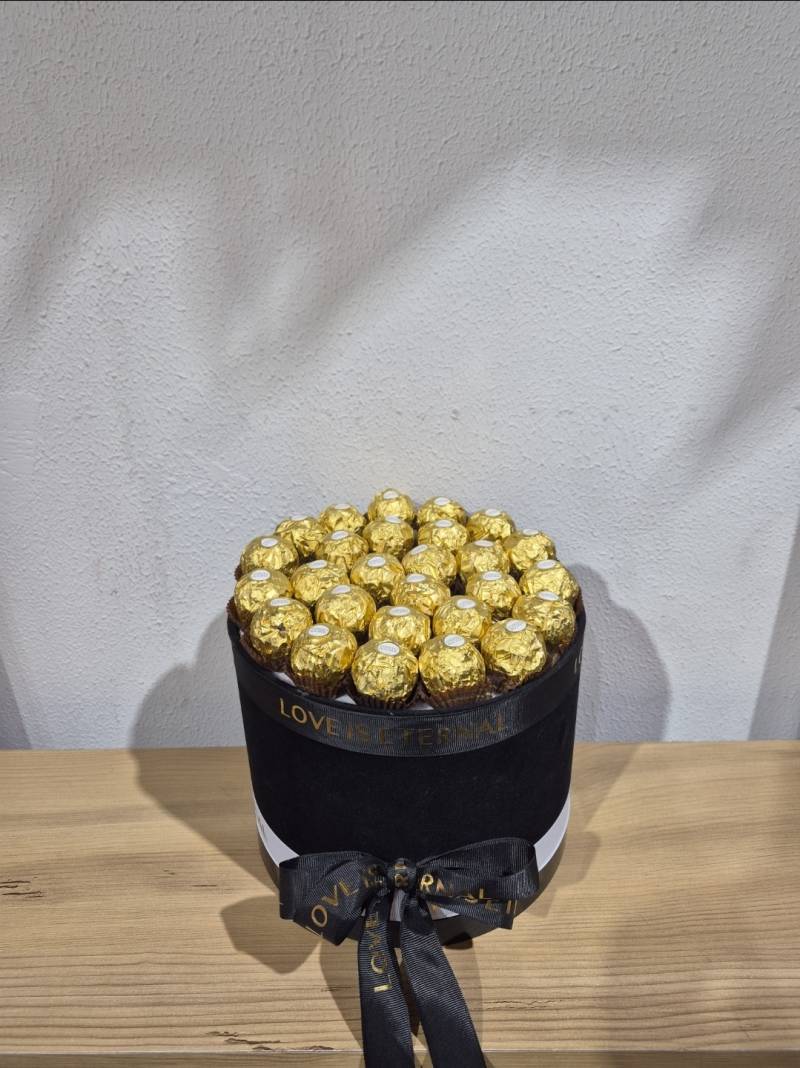 FERRERO ROCHER ÇİKOLATA KUTUSU
