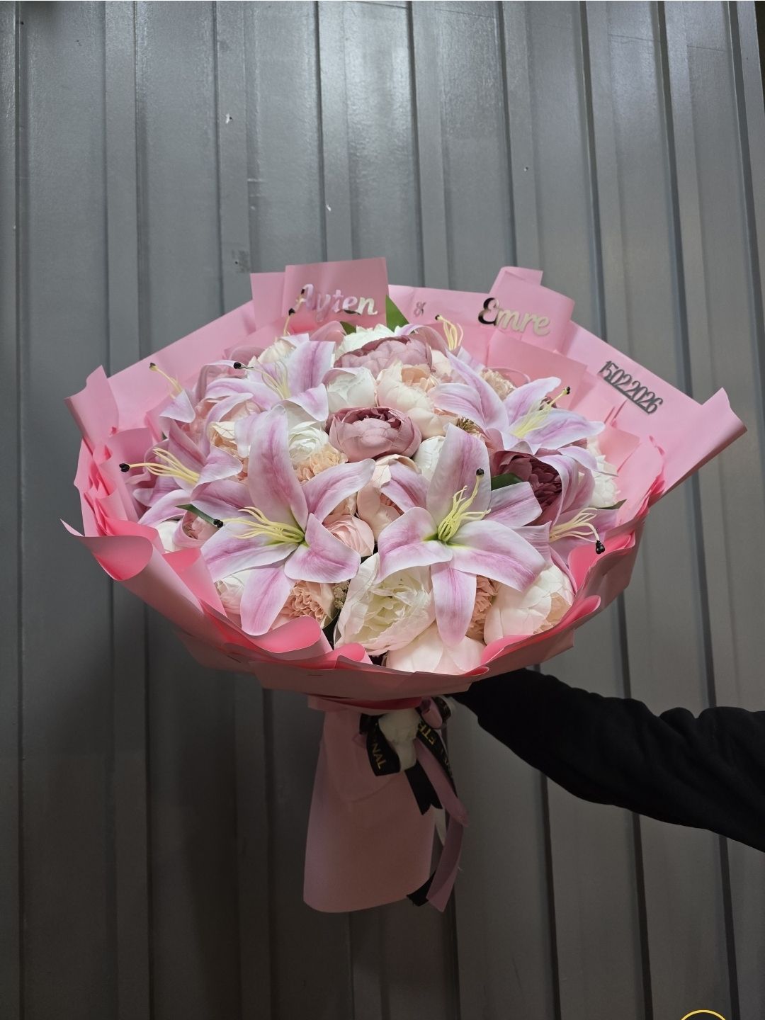 YAPAY BÜYÜK ŞAKAYIK LİLYUM BUKETİ 