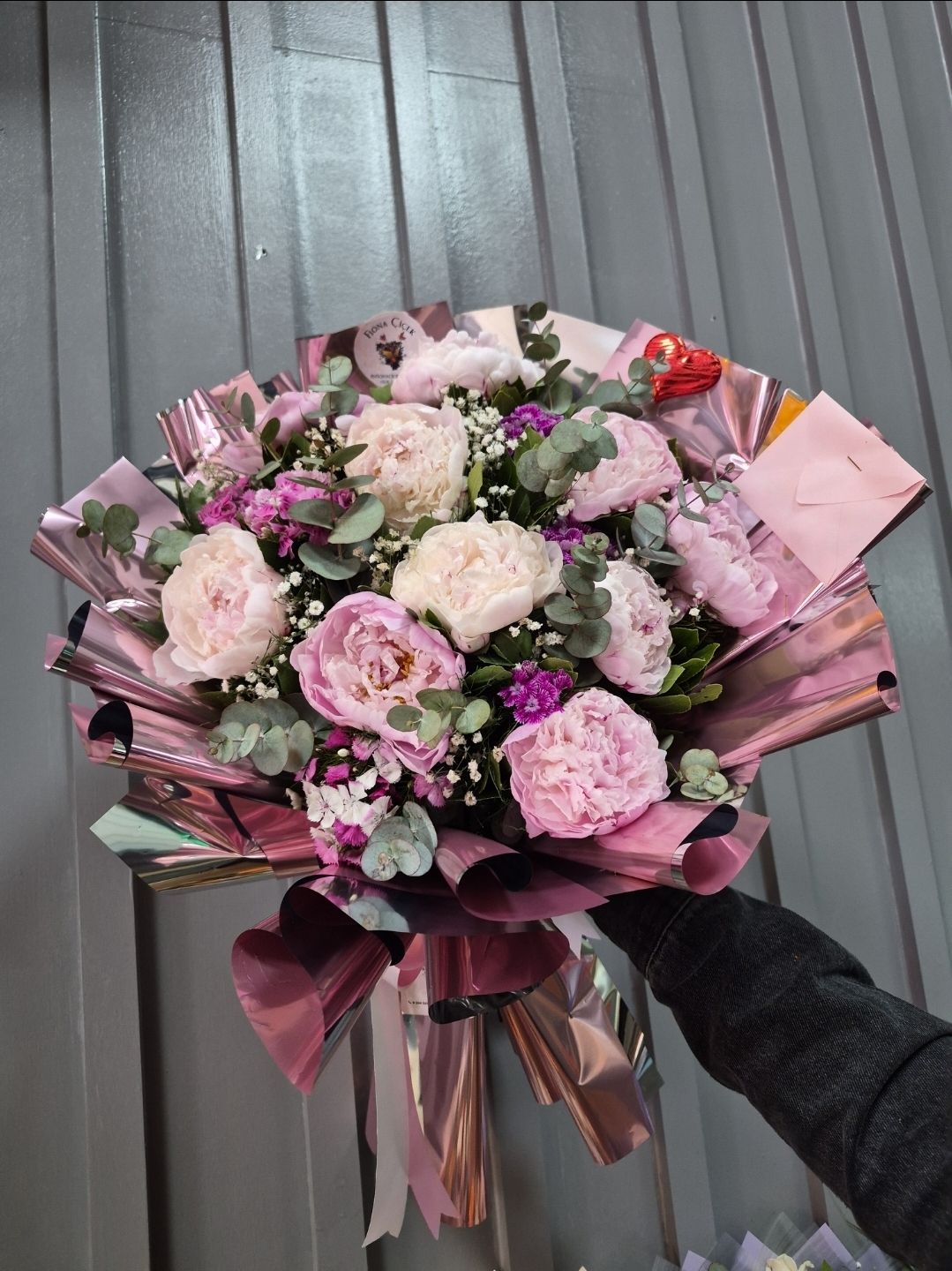 10 AD. PEMBE ŞAKAYIK BUKETİ